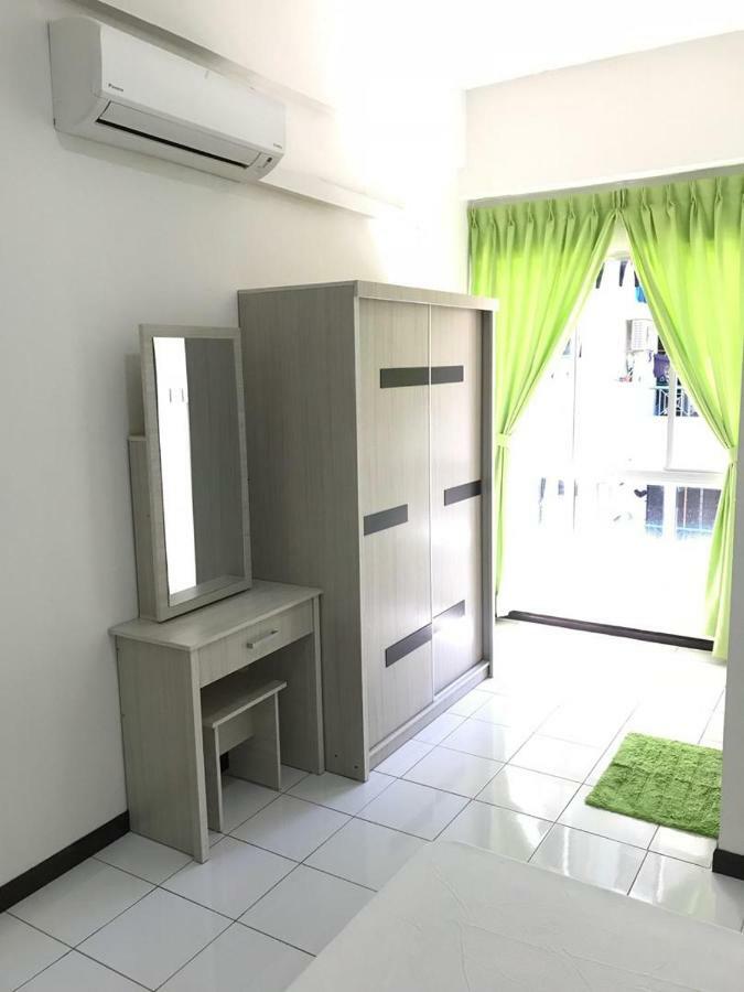 קוטה קינבלו Api Api Centre Apartment Homestay מראה חיצוני תמונה