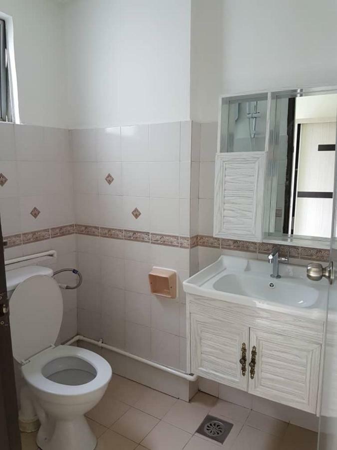 קוטה קינבלו Api Api Centre Apartment Homestay מראה חיצוני תמונה