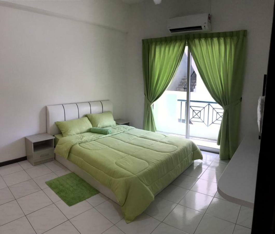 קוטה קינבלו Api Api Centre Apartment Homestay מראה חיצוני תמונה
